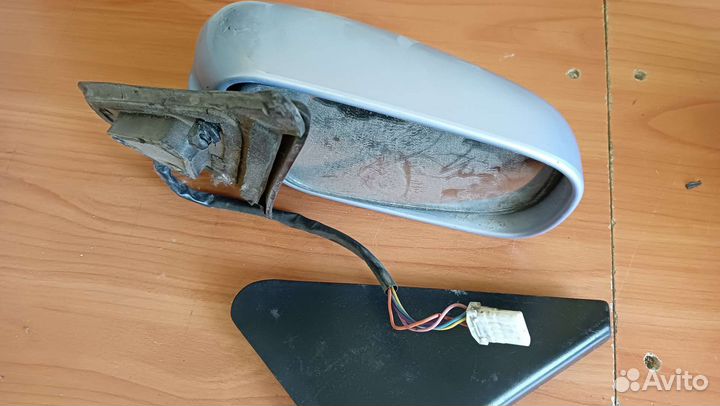Зеркало правое Ниссан cube2001
