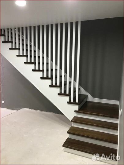 Лестница деревянная