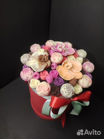 Цветы из Натурального Шоколада в Коробке