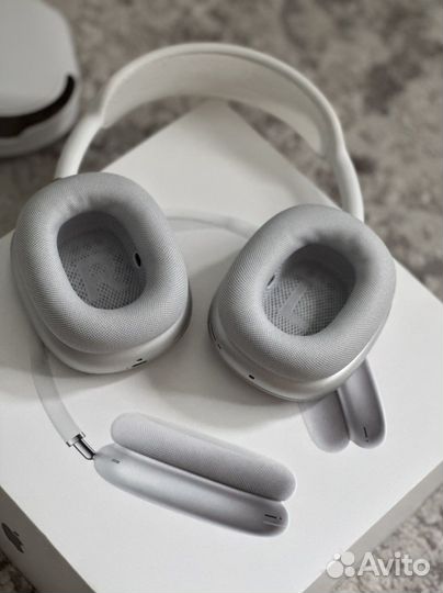 Airpods max silver