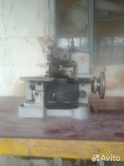 Продам оверлок промышленный