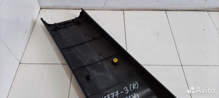 Обшивка стойки центральная правая