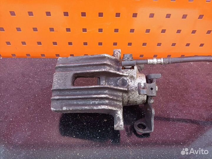 Суппорт задний левый Фольксваген гольф 4