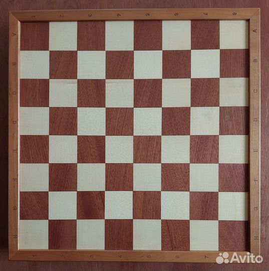 Шахматный ларец (доска) с фигурами стаунтон