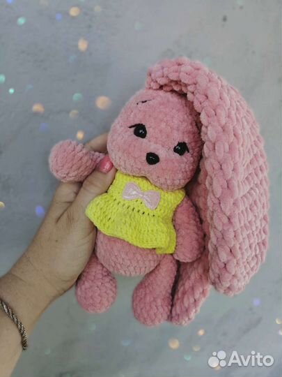 Вязаная зайка ручной работы