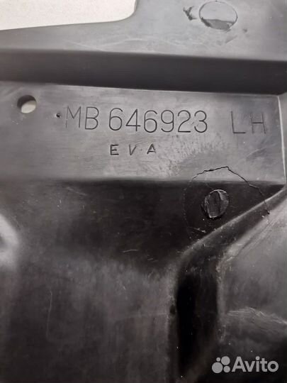 Брызговик задний левый Mitsubishi Pajero II (97)