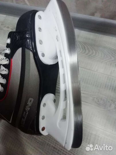 Коньки хоккейные 39 размер