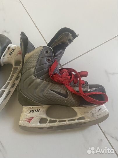 Коньки хоккейные