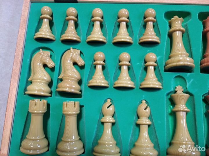 Шахматы из композита Стаунтон №8 с доской 52см