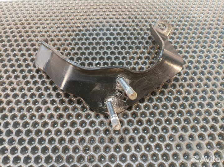 Кронштейн радиатора Renault T