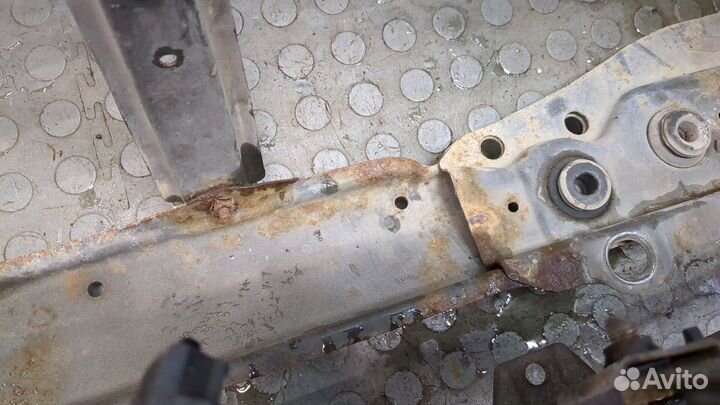 Рамка передняя Honda CR-V, 2006