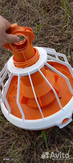 Автоматическая кормушка и ниппельное поение птиц