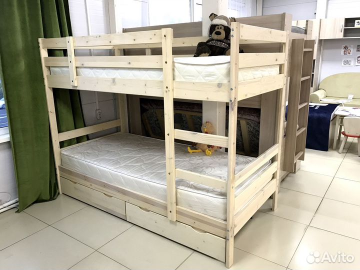 Детская двухъярусная кровать массив