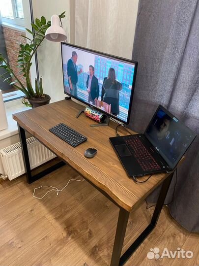 Стол компьютерный из дерева