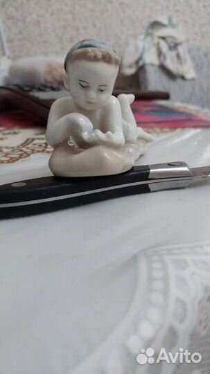 Статуэтка лфз мальчик на пляже