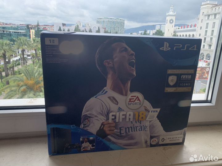 Sony playstation 4 slim New 1 tb