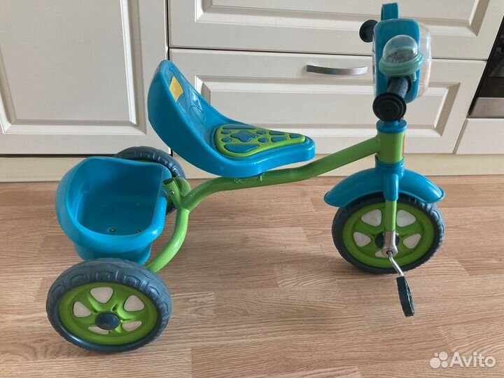 Велосипед с ручкой детский трехколесный