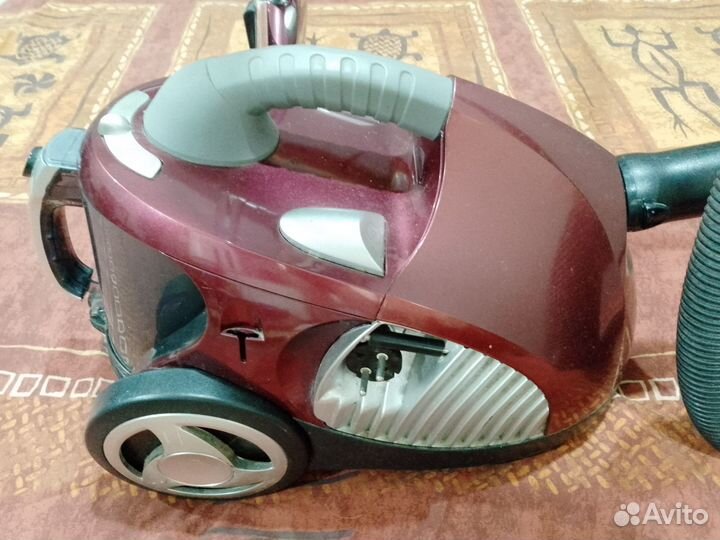 Пылесос Elenberg Cyclone VC-2040