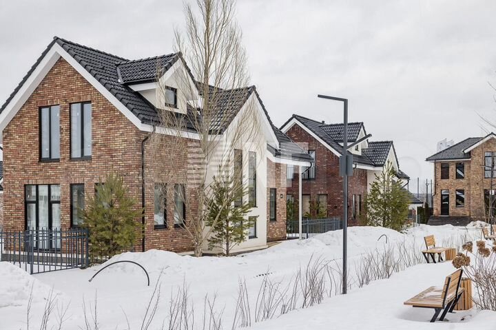 Дом 180 м² на участке 6 сот.