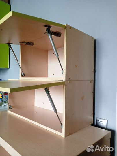 Шкафчик навесной