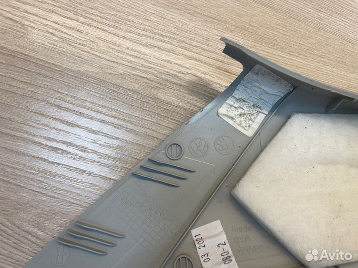 Обшивка стойки передняя правая Skoda Rapid