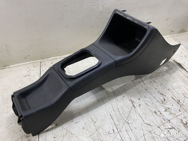 Центральная консоль Volkswagen Golf 3 1991-2000