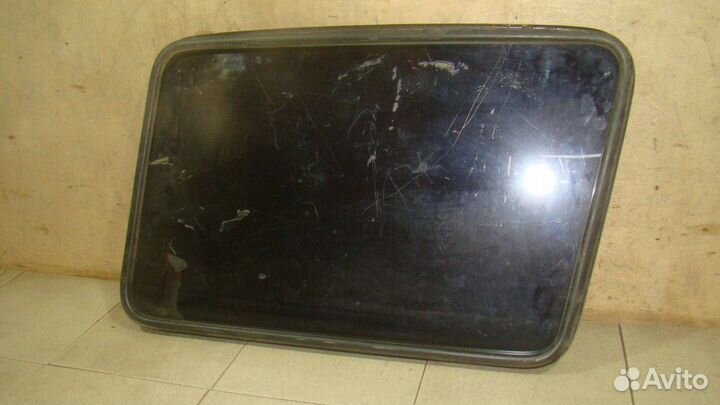 Стекло кузовное левое Mercedes-Benz G-Class (W463)