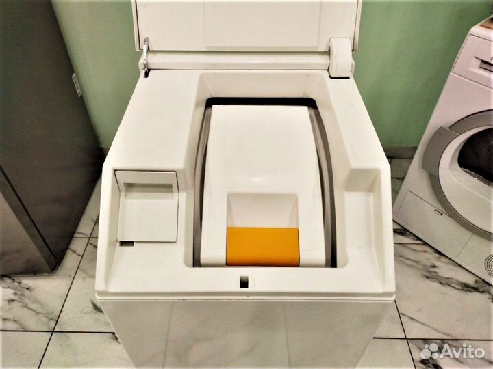 Машина с вертикальной загрузкой бу Miele. Гарантия