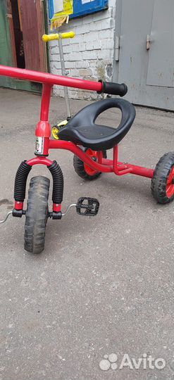 Трехколесный велосипед