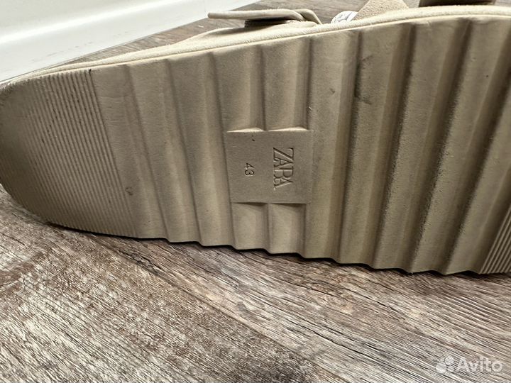 Сандалии замшевые Zara