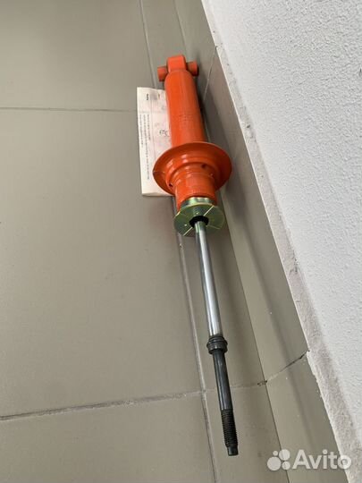 Амортизатор KYB