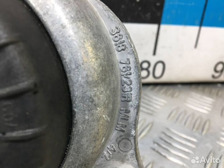 Б/У Опора двигателя правая W213#001