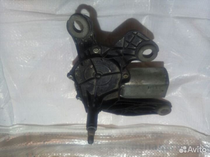 Мотор дворников задний Peugeot 307