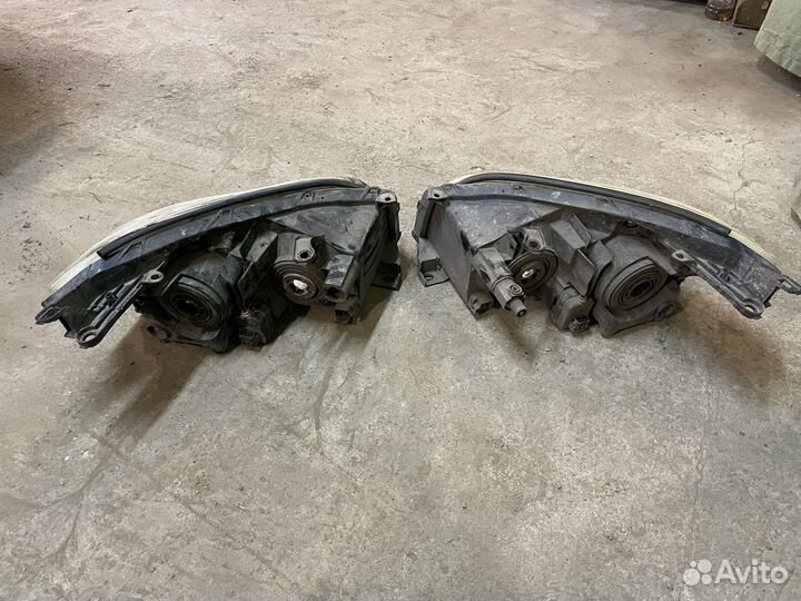 Фары на toyota rav 4