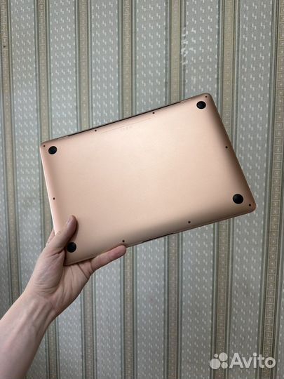 Macbook Air 2020 8/256 (Отличный, Чек)