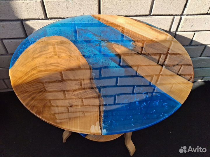 Красивый журнальный столик