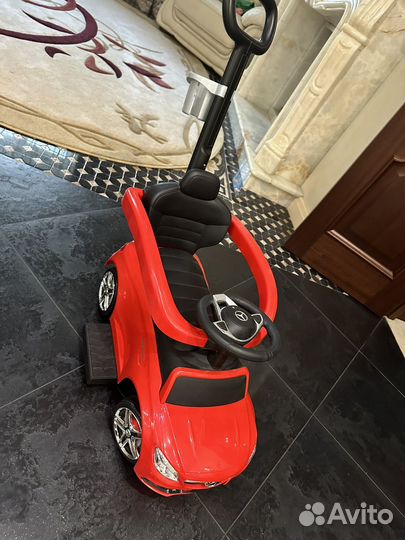 Машинка толокар с ручкой mercedes