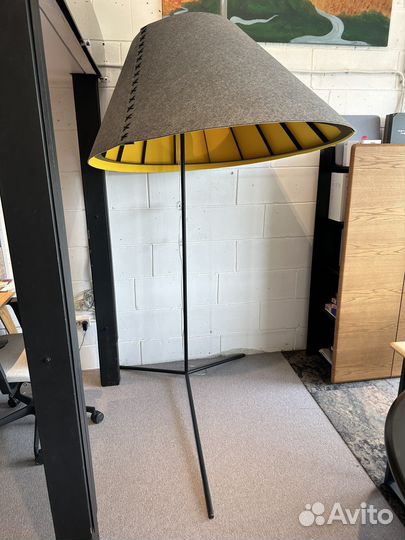 Торшер напольный с абажуром