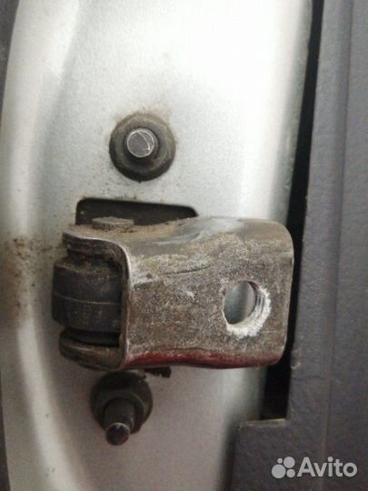 Ограничитель двери задний правый Toyota Avensis