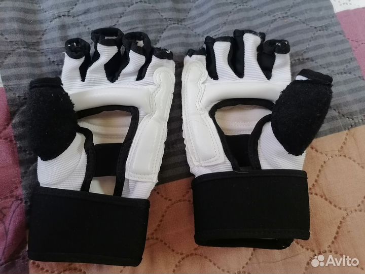 Перчатки для карате