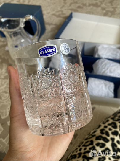 Кувшин со стаканами