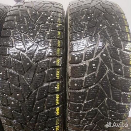 Dunlop Grandtrek Ice 02 215/65 R16