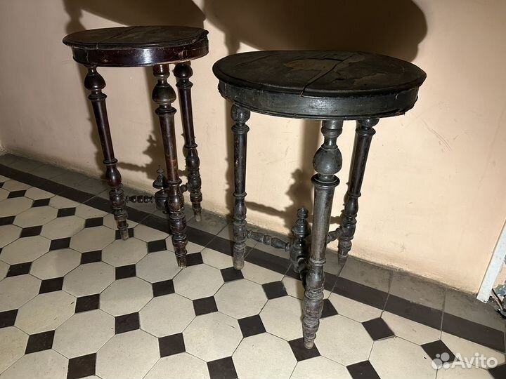 Антикварные деревянные столики