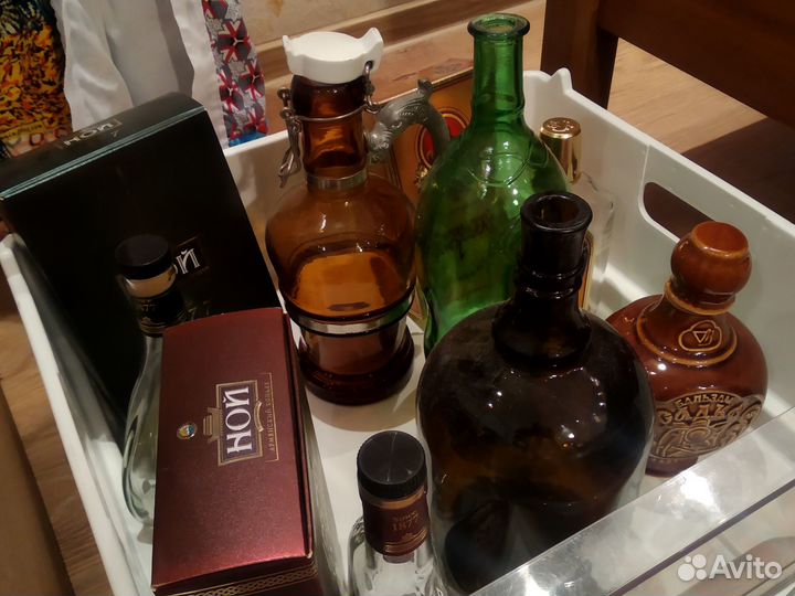 Коллекция бутылок для декора