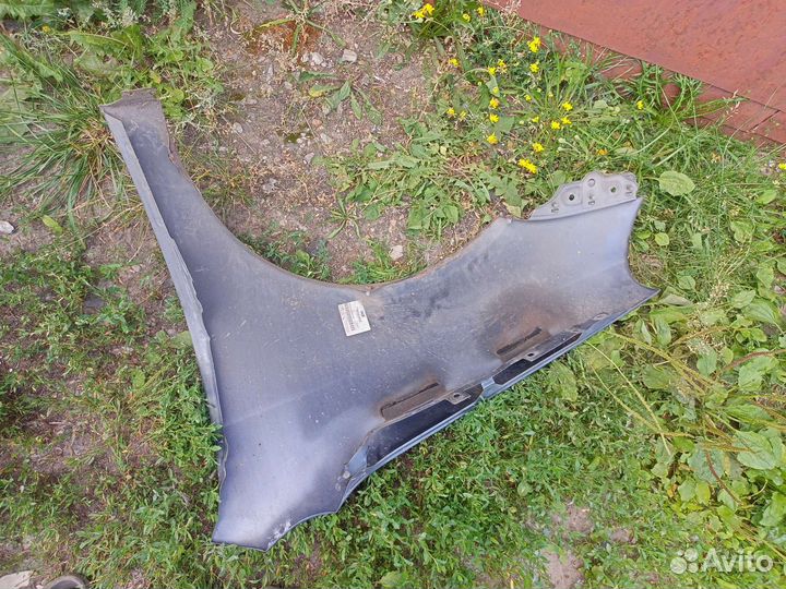 Крыло правое на Volkswagen Jetta 5