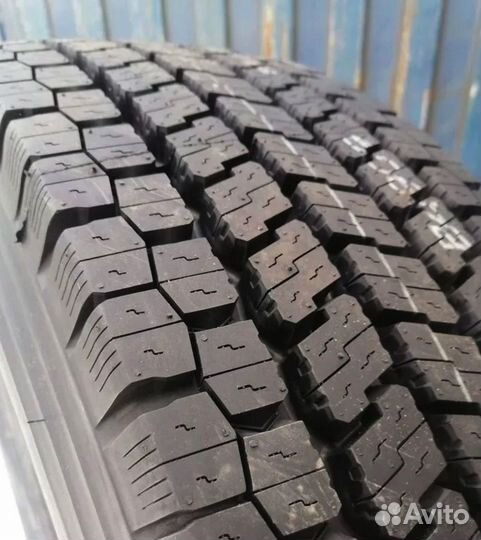 Грузовая шина yokohama 315/80R22.5 902W TL ведущая