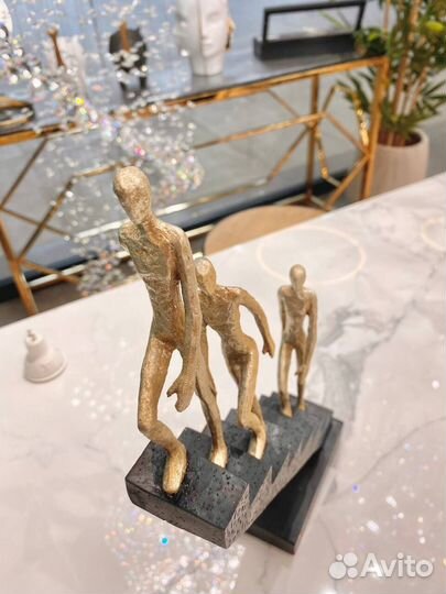 Дизайнерская статуэтка