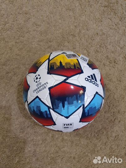 Профессиональный мяч adidas футзал футбольный