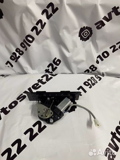 Рамка номера Универсальная с мотором