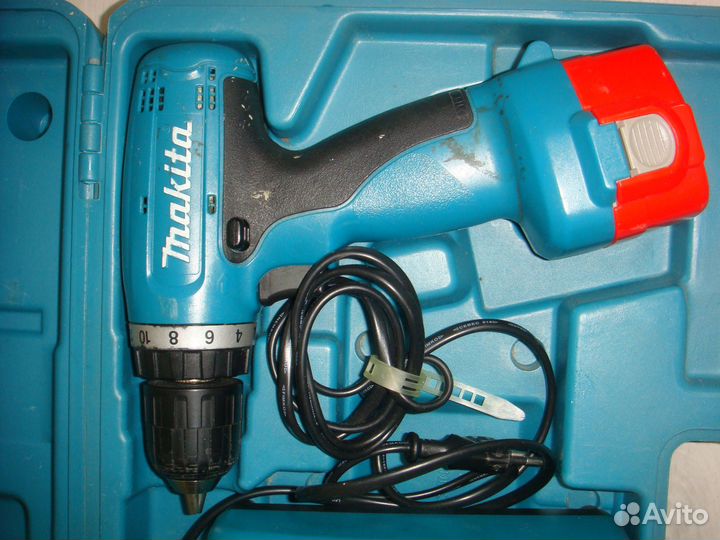 Набор шуруповерт makita 12v 6270D фонарь ML120 з/y
